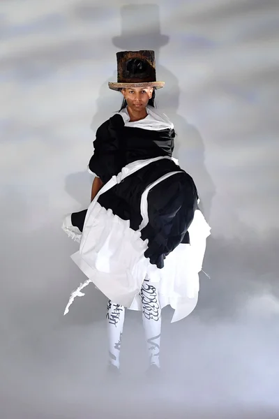 Look 12